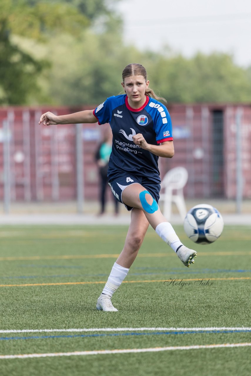 Bild 81 - wBJ Holsatia Elmshorn - VfL Pinneberg : Ergebnis: 1:4